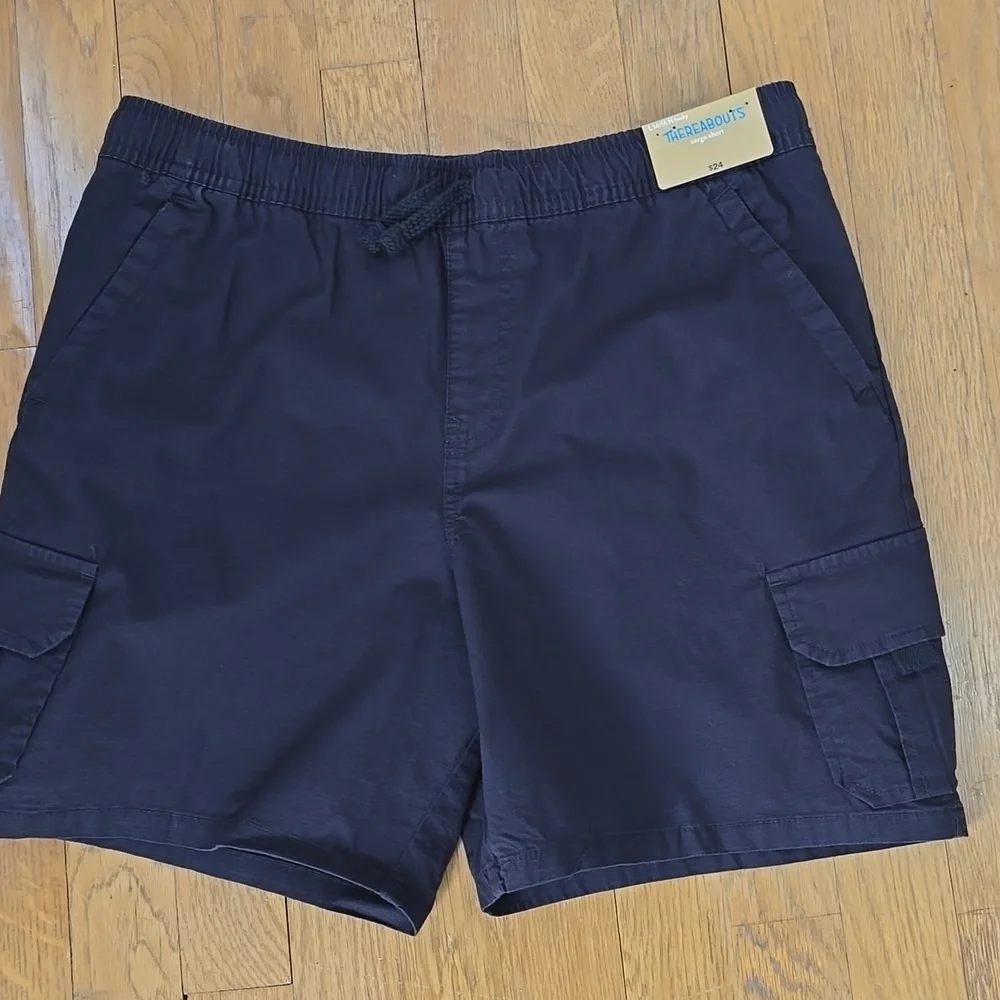 BOY'S BLACK CARGO SHORTS SIZE LARGE 14/16 HUSKY